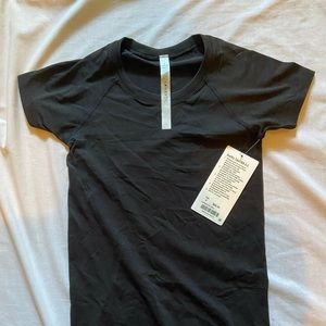 swiftly tank lululemon size 4 NWT